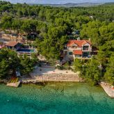 Villa con piscina, direttamente sul mare, Milna, isola di Brazza, Dalmazia, Croazia, 